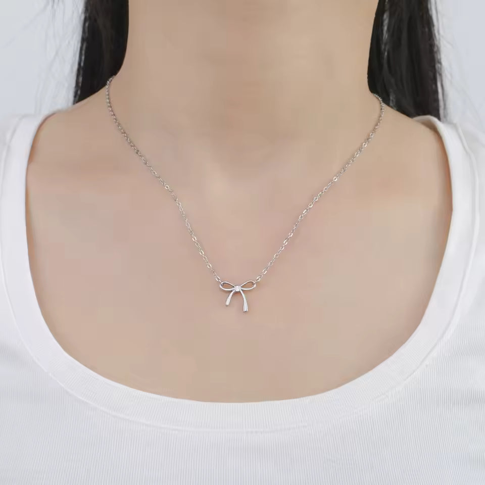 Bow Necklace