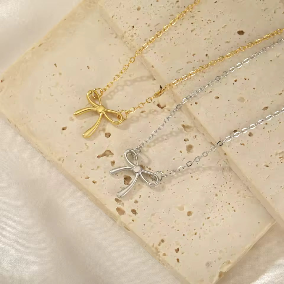 Bow Necklace