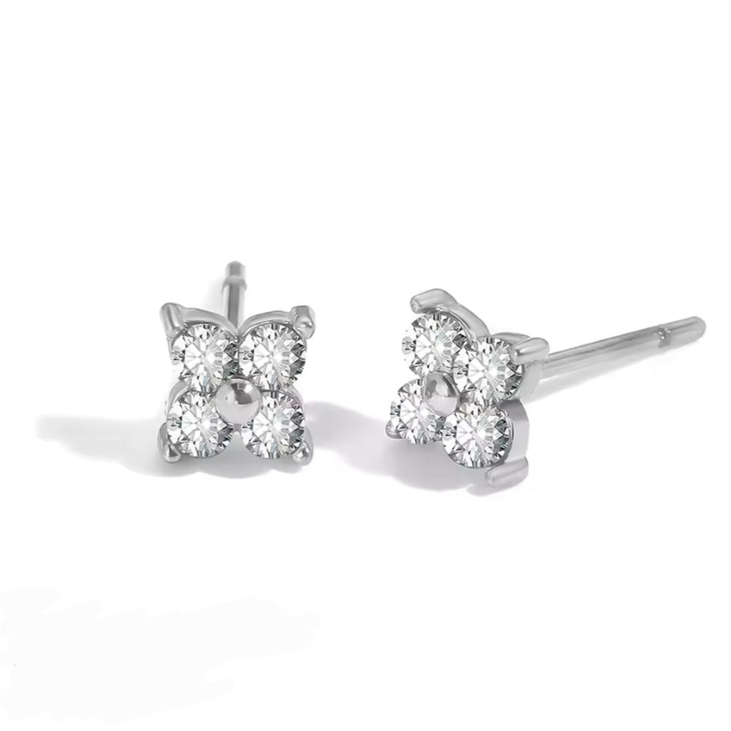 Everly Studs